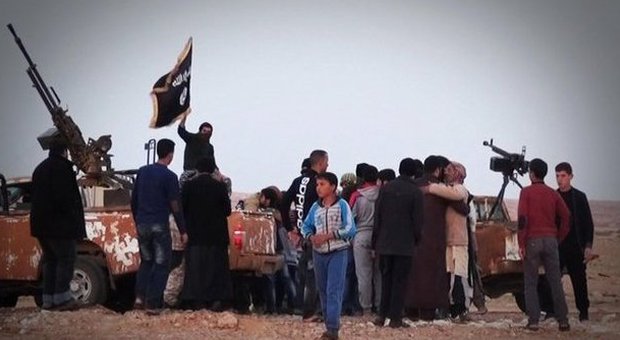 Isis, nuove minacce all'Italia: «Stiamo arrivando a Roma», l'hashtag dei jihadisti