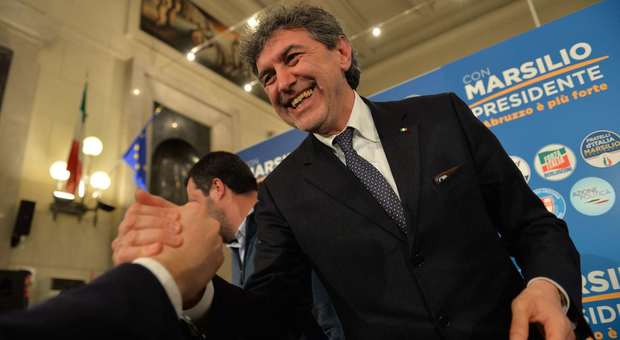 Nuova giunta Marsilio, falsa partenza: Forza Italia abbandona il tavolo delle trattative
