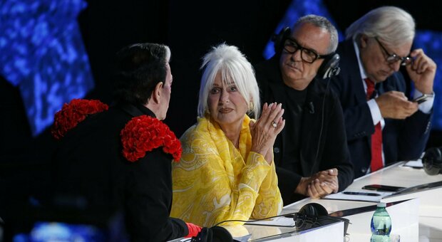Mara Venier ospita Loretta Goggi a Domenica In: la polemica dopo l'esibizione a Verona