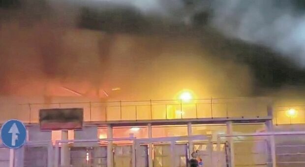 Incendio dopo Taranto-Foggia, il sindaco Melucci chiude lo stadio Iacovone