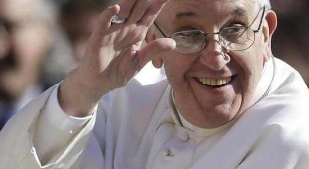 «Ecco la nostra vita difficile»: Napoli scrive a papa Francesco | Leggi le lettere
