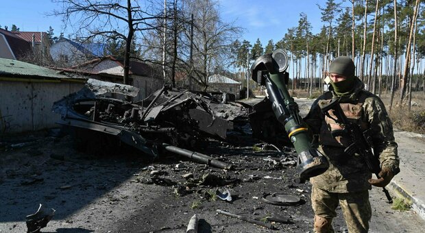 Ucraina, drone russo abbattuto dalla Nato in Polonia: tensione altissima. Kiev: «Provocazioni continue di Mosca»