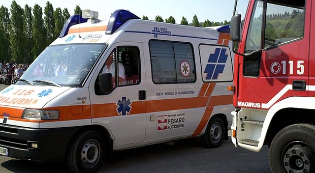 Porto Recanati, tragico fuoristrada sull'A14: muore sul colpo, grave uno dei passeggeri