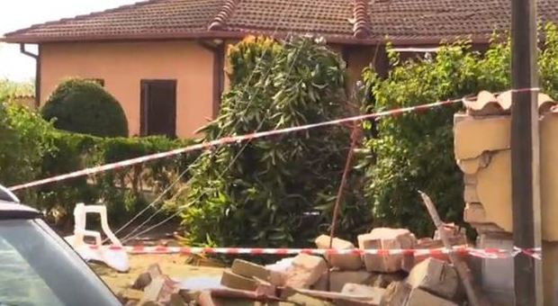 Maltempo, Fiumicino, il sindaco: «Chiesto lo stato di calamità, già al lavoro per sgomberare le macerie»