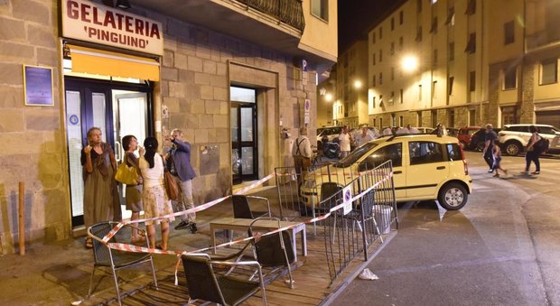 Firenze, furgone piomba in una gelateria: travolti 3 bambini e una donna