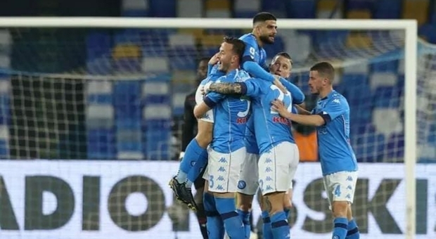 Napoli-Bologna, 5a vittoria in casa: «Rino, e i cambi nel recupero?»