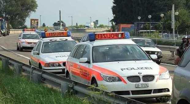 Svizzera, inseguimento tra poliziotti elvetici e italiani: incidente diplomatico in autostrada nel Ticino