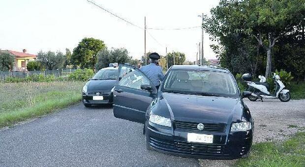 Rapinatori in fuga speronano la moto dei carabinieri: ferito un militare, arrestato uno dei banditi