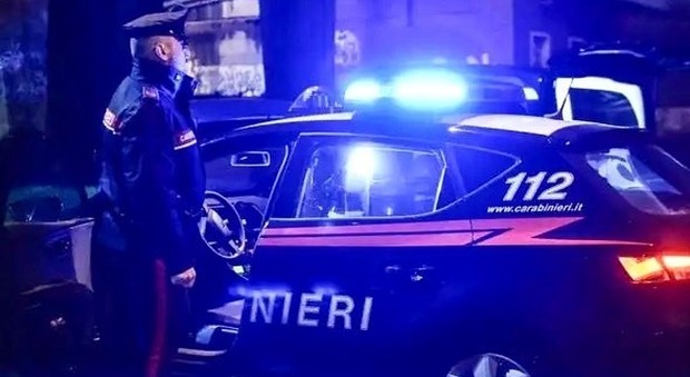 Carabinieri al lavoro di notte, foto tratta dal Web