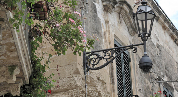 Lecce, 13 telecamere per la sicurezza del centro città: attive fra 20 giorni