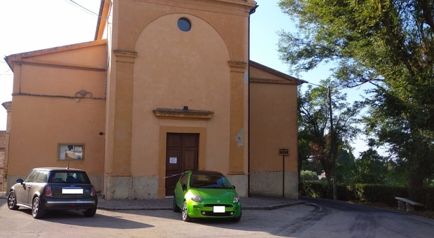 Ancona, allarme infiltrazioni al Poggio, chiude San Biagio: le frazioni non hanno più chiese