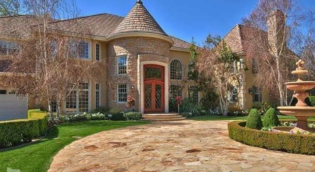 immagine Ronn Moss vende la sua residenza californiana per 4 milioni di dollari