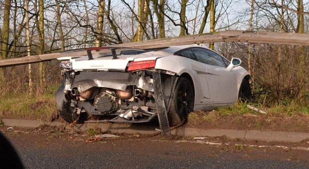 Spaventoso incidente per l'ex portiere della Samp: distrutta Lamborghini da 200 mila euro
