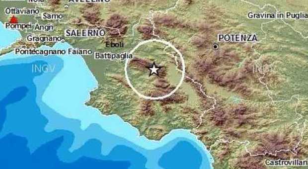 Terremoto a Salerno, scossa di 3.4. "Panico tra la gente. Notte in strada"