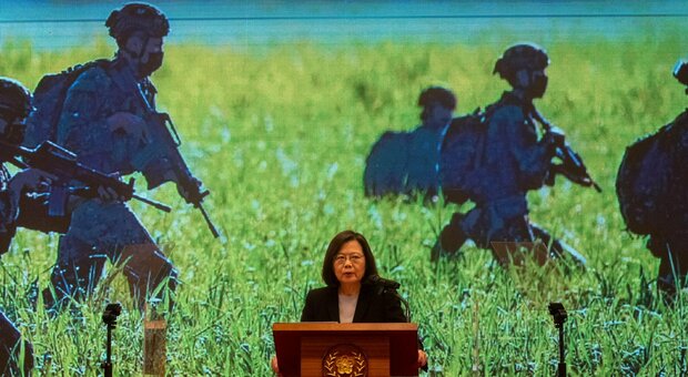 Taiwan, le mosse anti-Cina: servizio di leva più lungo e stipendi quadruplicati ai militari