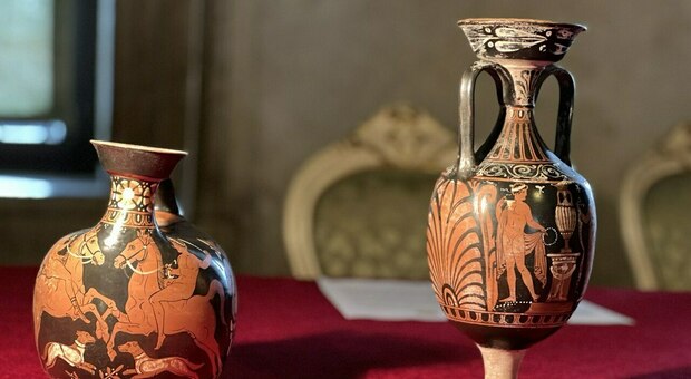 Venezia, asta illegale di terracotte del IV secolo a.c. Recuperate due ceramiche consegnate alla Soprintendenza di Archeologia