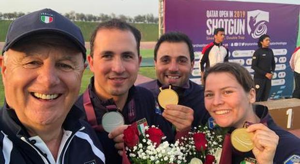 Erminio Frasca con gli altri medagliati del Qatar Open e il dt Albano Pera