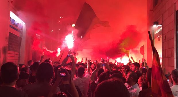 La Roma fa 90: la festa dei tifosi giallorossi per il compleanno della squadra