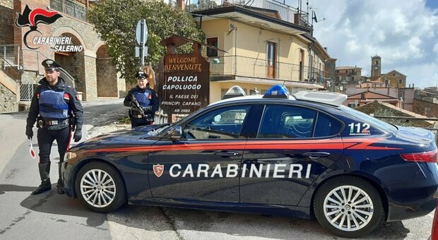 Carabinieri a Pollica