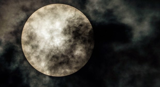 Mercurio entra nel sole. Foto: Alfonso Zuccalà