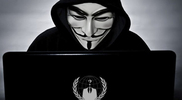 Anonymous viola e diffonde le mail di 30mila avvocati romani