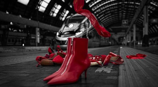 FS Italiane, scarpe rosse per la Giornata contro la Violenza sulle Donne