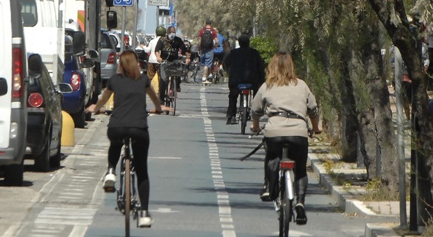 Marche, paradiso dei bike ma il nuovo bonus mobilità va soltanto a sette Comuni. Sindaci in rivolta: «Vanificato il nostro lavoro»