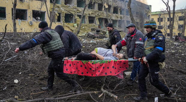 World Press Photo, premiata la foto del simbolo di distruzione a Mariupol