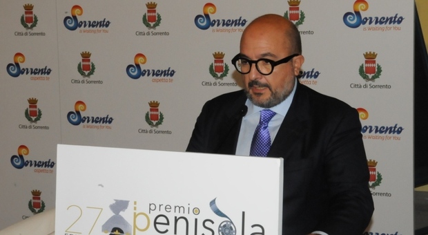 Il ministro Sangiuliano al premio Penisola sorrentina Arturo Esposito