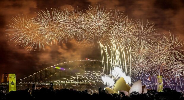 Capodanno, parte la festa nel mondo. Da Sydney a Tokyo fino a Hong Kong: il saluto al 2024