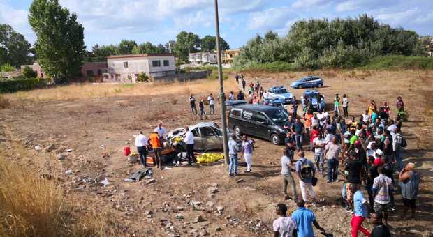 Tre migranti morti a Castel Volturno, fermato 35enne per omicidio stradale