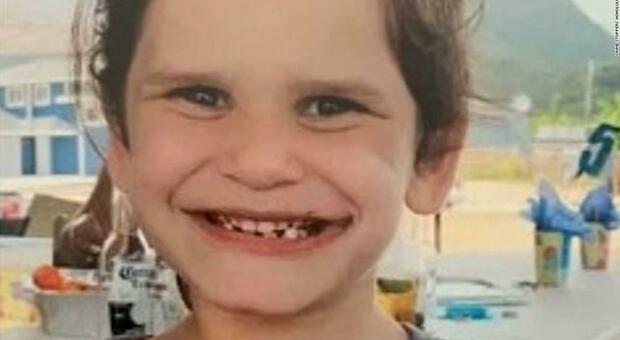 Isabella, 6 anni, scomparsa a settembre. Arrestati i genitori per omicidio. «Uccisa un mese prima della denuncia»