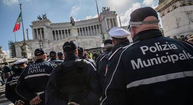Vigili assenti in massa a capodanno a Roma, per il tribunale non è stato sciopero selvaggio