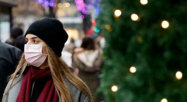 Omicron rovina il Natale: 8 milioni di italiani hanno annullato le vacanze