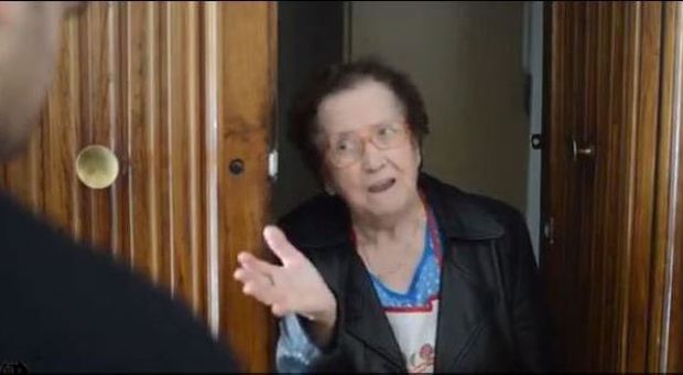 Nonna Rosa durante il video