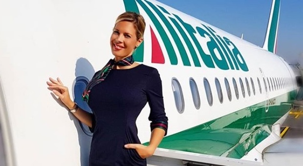 Laura, hostess influencer: «In due anni sono diventata l'assistente di volo più nota al mondo»