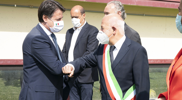 Antonio Fontanella con l'ex premier Giuseppe Conte e il governatore del Lazio Nicola Zingaretti