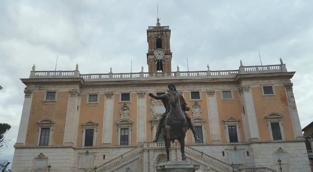 Roma, Raggi: «In arrivo 816 assunzioni in Comune: più servizi»