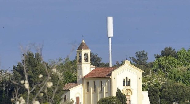 L'idea per il cotton fioc di Fiorenzuola: abbassare la maxi antenna di 3 metri