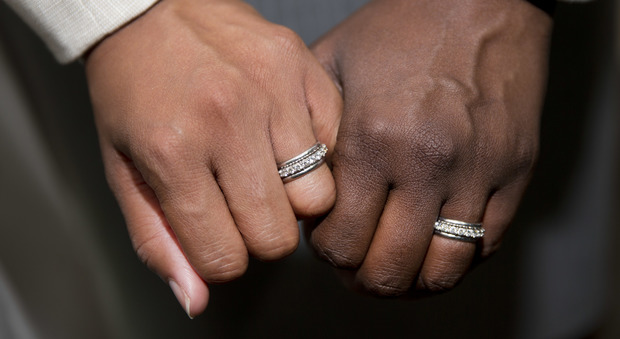 Falsi matrimoni, prima sentenza: condannato solo il finto sposo immigrato