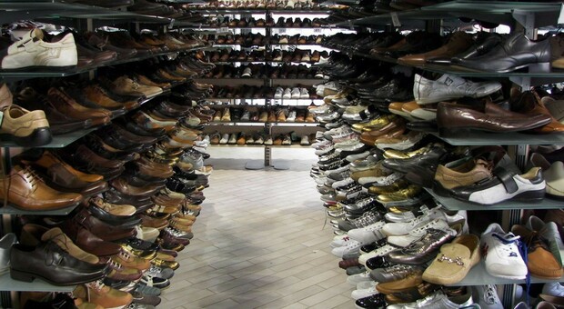 Nel 2020 vendute a Mosca scarpe made in Marche per 84 milioni. Assocalzaturifici: «C’è tanta merce nei magazzini. Verrà pagata?»