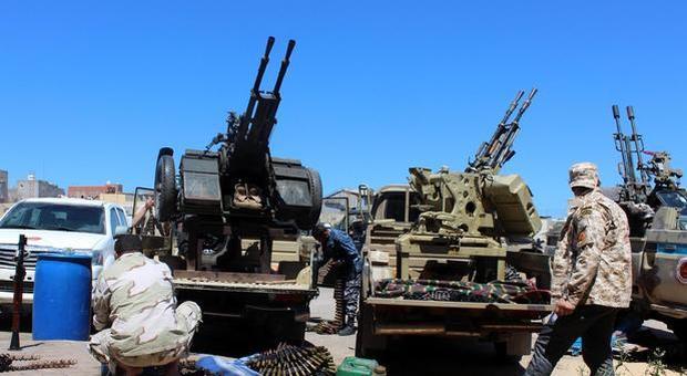 Libia, le forze di Haftar entrano a Sirte: «Scontri tra governativi e gruppi di miliziani»
