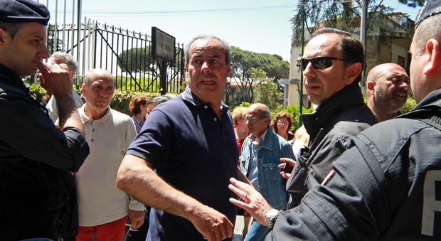 In cella il sindaco di Torre del Greco: appalti truccati, fondi neri e corruzione