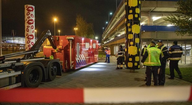 immagine Amsterdam, aeroporto di Schihpol evacuato, ma allarme dirottamento era falso