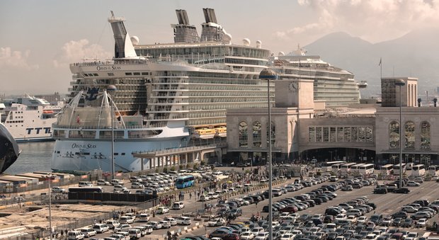 Smog nel porto di Napoli, varate misure anti-inquinamento