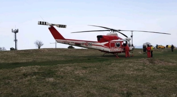 L'elicottero dei vigili del fuoco intervenuto