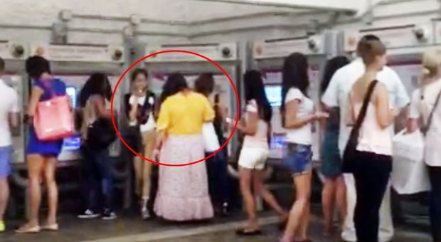Termini, incinta di sei mesi deruba turisti sulla banchina della metro: denunciata