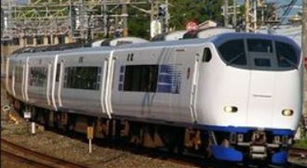 Giappone, treno parte con 25 secondi di anticipo, la compagnia si scusa: «Perdonate il grave inconveniente»