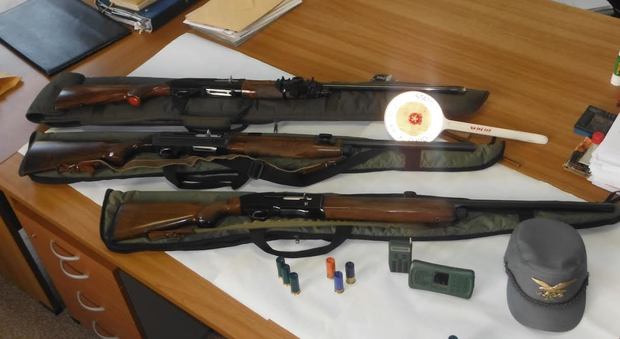 Bracconaggio: sequestrati 5 fucili e richiami, 4 denunce