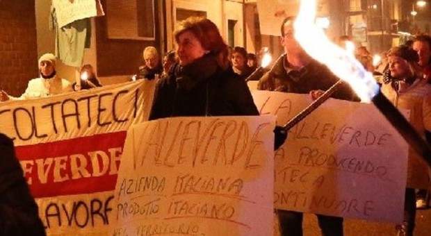 La protesta degli operai Valleverde